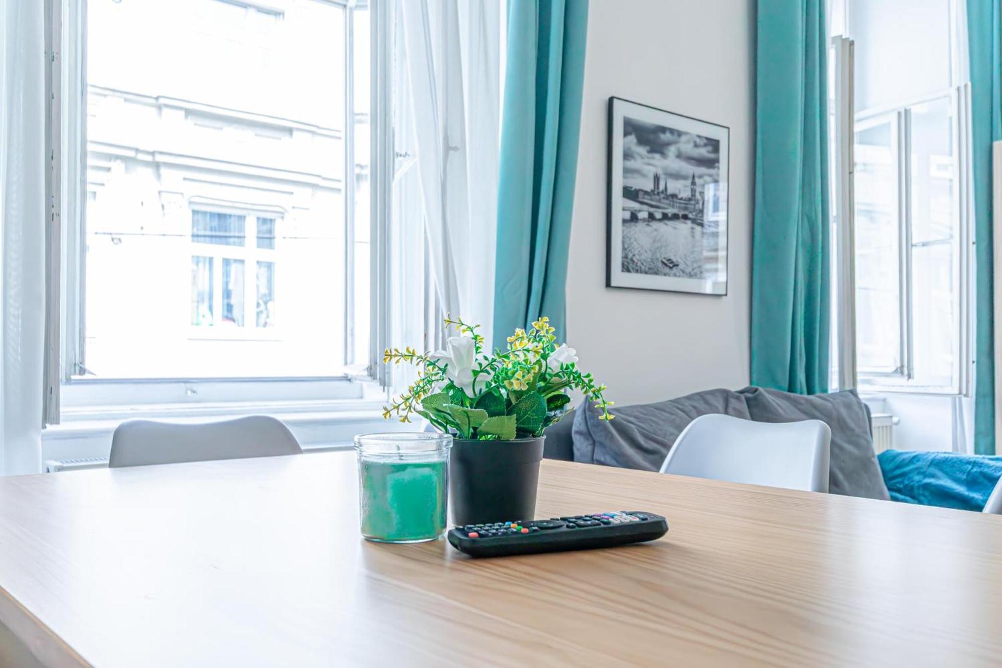 Amazing 2br In The Heart Of